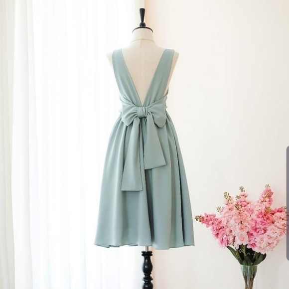 Dress - Picture 3 of 16